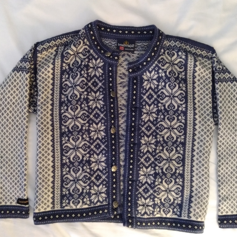 Skjaeveland sweater